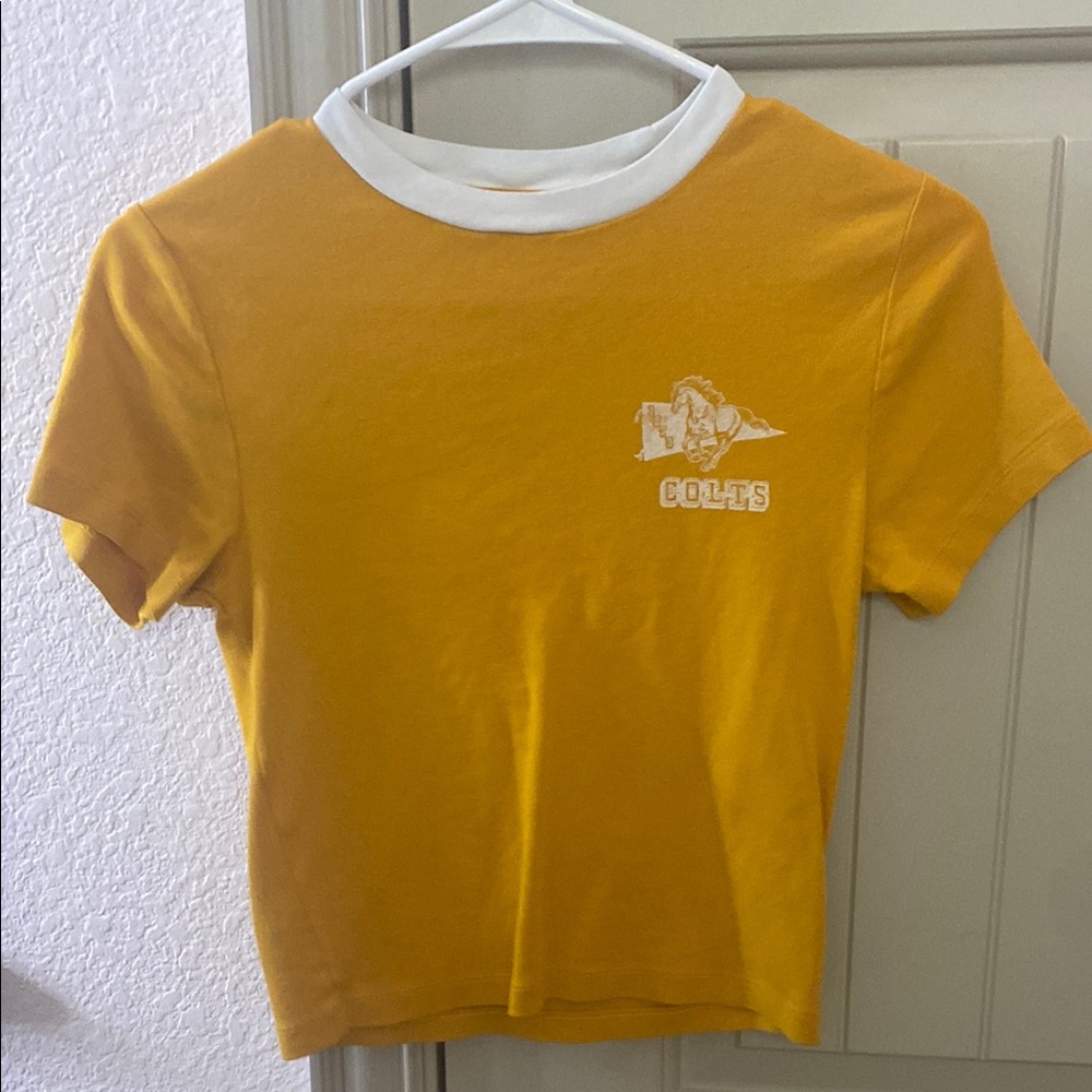 Levi's Yellow and White Short Sleeve Tees